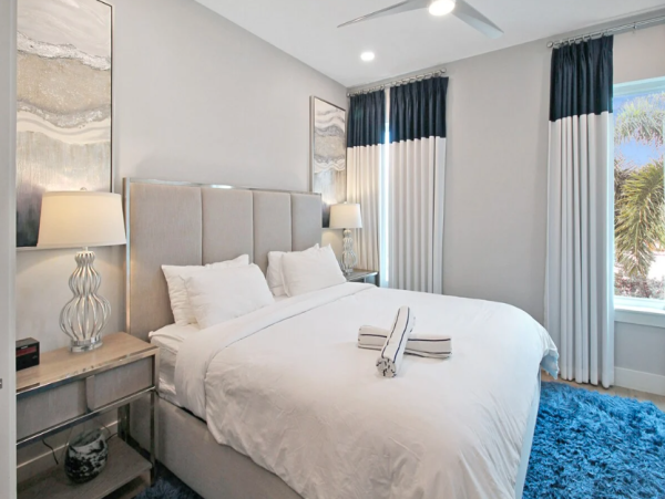 Gulf Views Siesta Key Vacation Condo Four Bedrooms - Ideal Beach Getaway